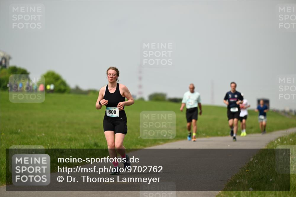 10.05.2026 - 8. Wedeler Halbmarathon Dr. Thomas Lammeyer http://msf.ph/oto/9702762 10.05.2026 11:48:34 Laufen 608 meine-sportfotos.de