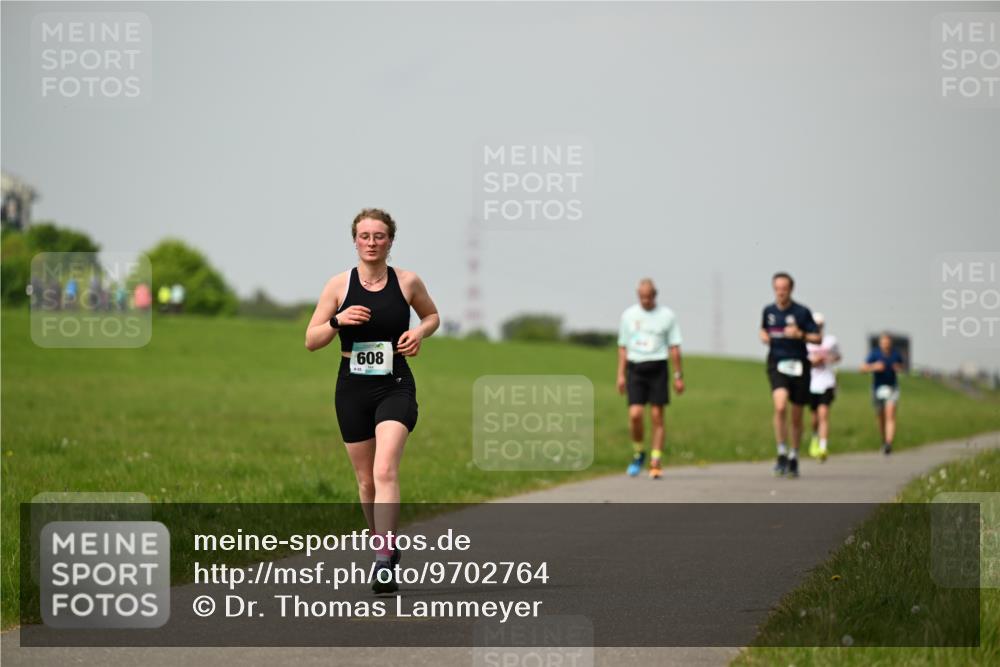 10.05.2026 - 8. Wedeler Halbmarathon Dr. Thomas Lammeyer http://msf.ph/oto/9702764 10.05.2026 11:48:34 Laufen 608 meine-sportfotos.de