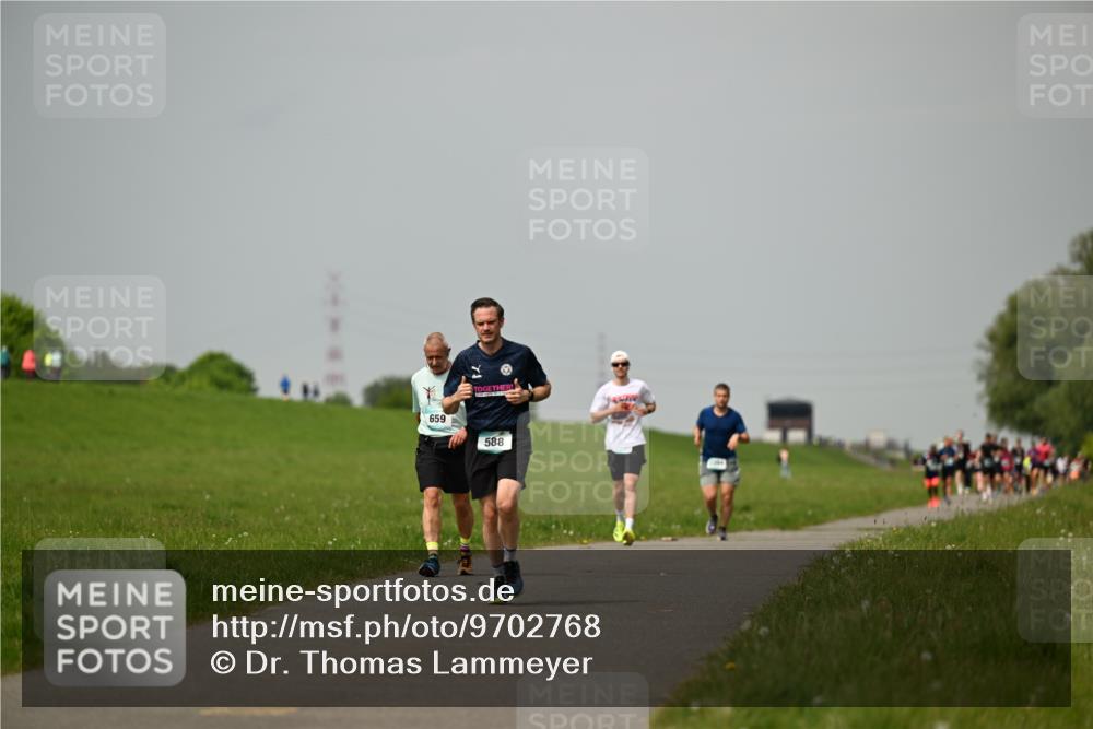 10.05.2026 - 8. Wedeler Halbmarathon Dr. Thomas Lammeyer http://msf.ph/oto/9702768 10.05.2026 11:48:39 Laufen 659, 588 meine-sportfotos.de