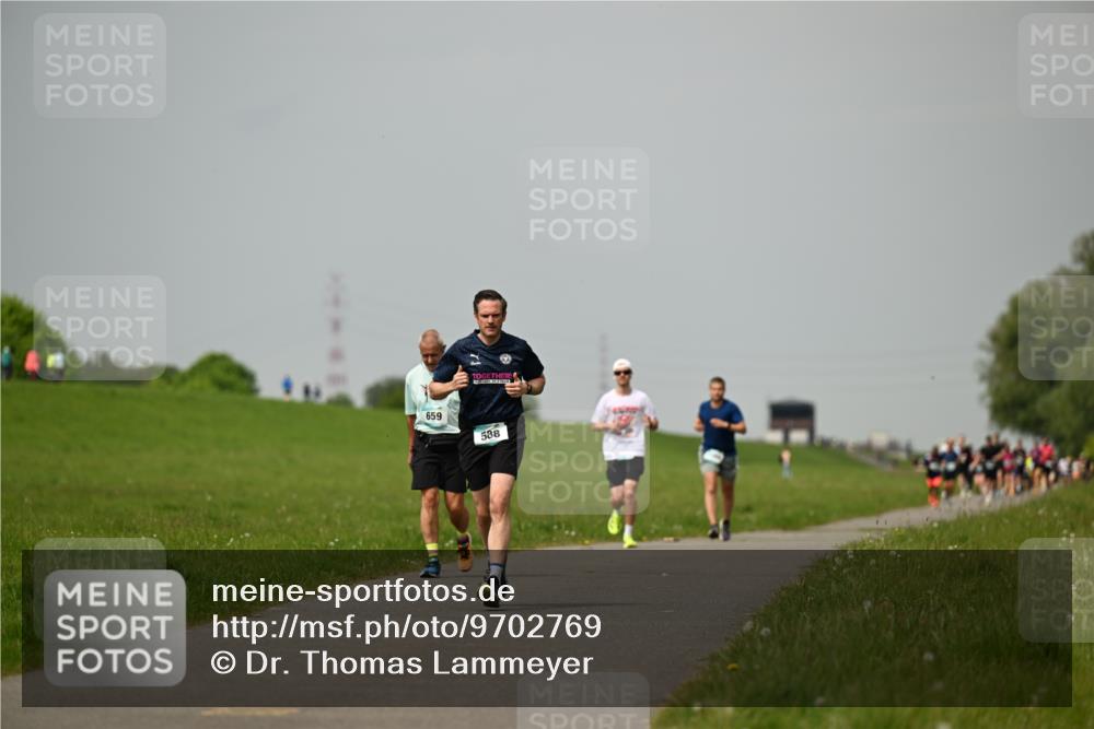 10.05.2026 - 8. Wedeler Halbmarathon Dr. Thomas Lammeyer http://msf.ph/oto/9702769 10.05.2026 11:48:39 Laufen 659, 588 meine-sportfotos.de