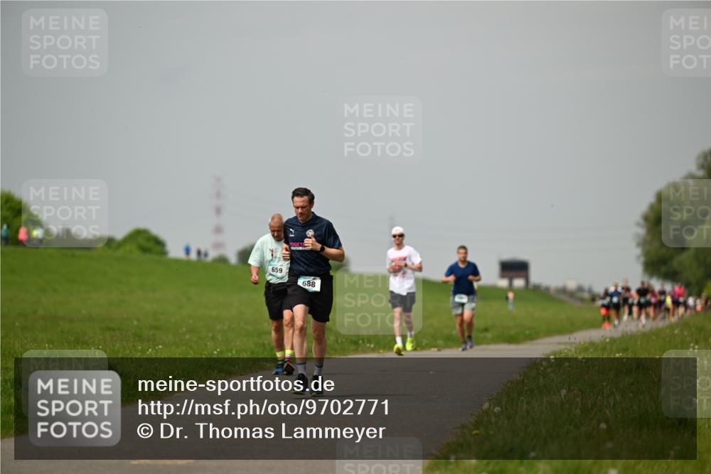 10.05.2026 - 8. Wedeler Halbmarathon Dr. Thomas Lammeyer http://msf.ph/oto/9702771 10.05.2026 11:48:39 Laufen 659, 588 meine-sportfotos.de