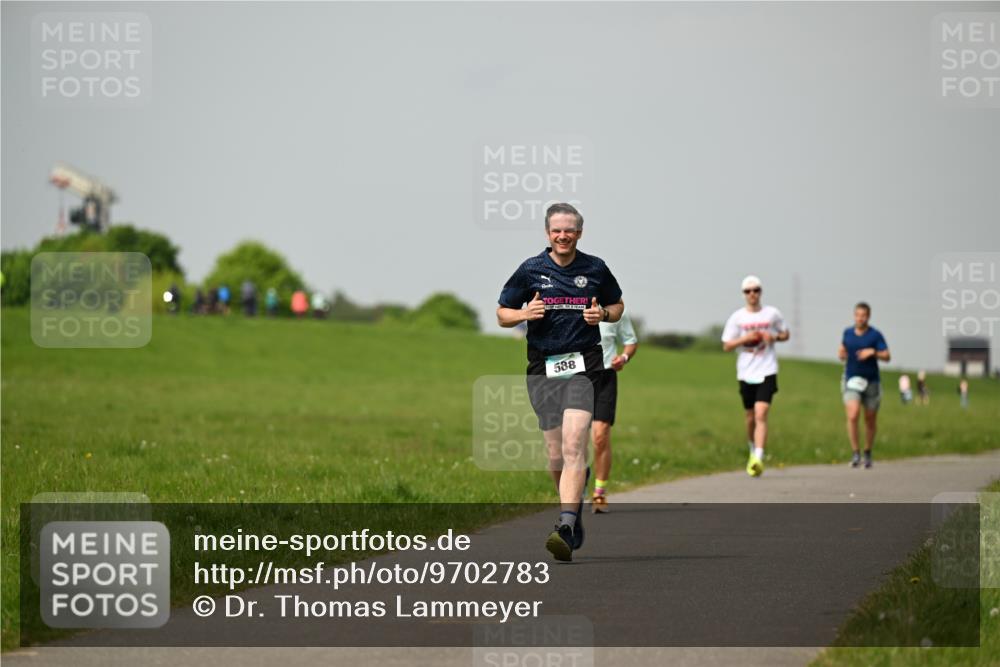 10.05.2026 - 8. Wedeler Halbmarathon Dr. Thomas Lammeyer http://msf.ph/oto/9702783 10.05.2026 11:48:41 Laufen 588 meine-sportfotos.de