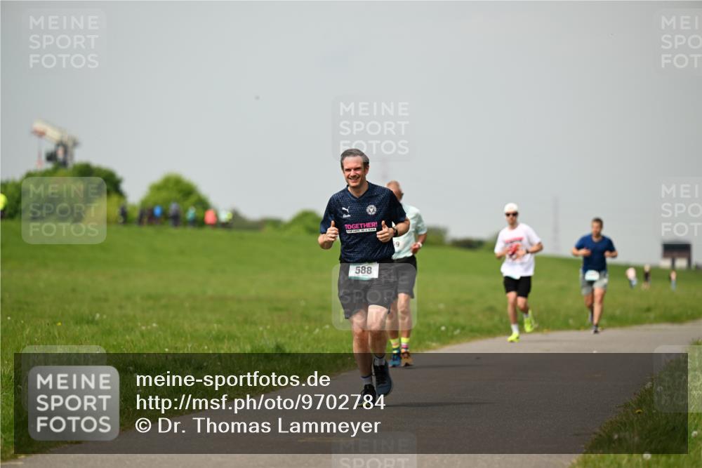 10.05.2026 - 8. Wedeler Halbmarathon Dr. Thomas Lammeyer http://msf.ph/oto/9702784 10.05.2026 11:48:42 Laufen 588 meine-sportfotos.de