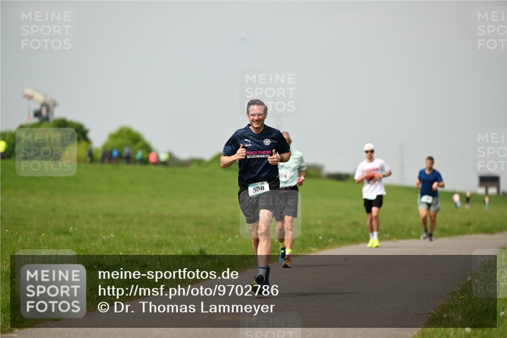 10.05.2026 - 8. Wedeler Halbmarathon Dr. Thomas Lammeyer http://msf.ph/oto/9702786 10.05.2026 11:48:42 Laufen 588 meine-sportfotos.de