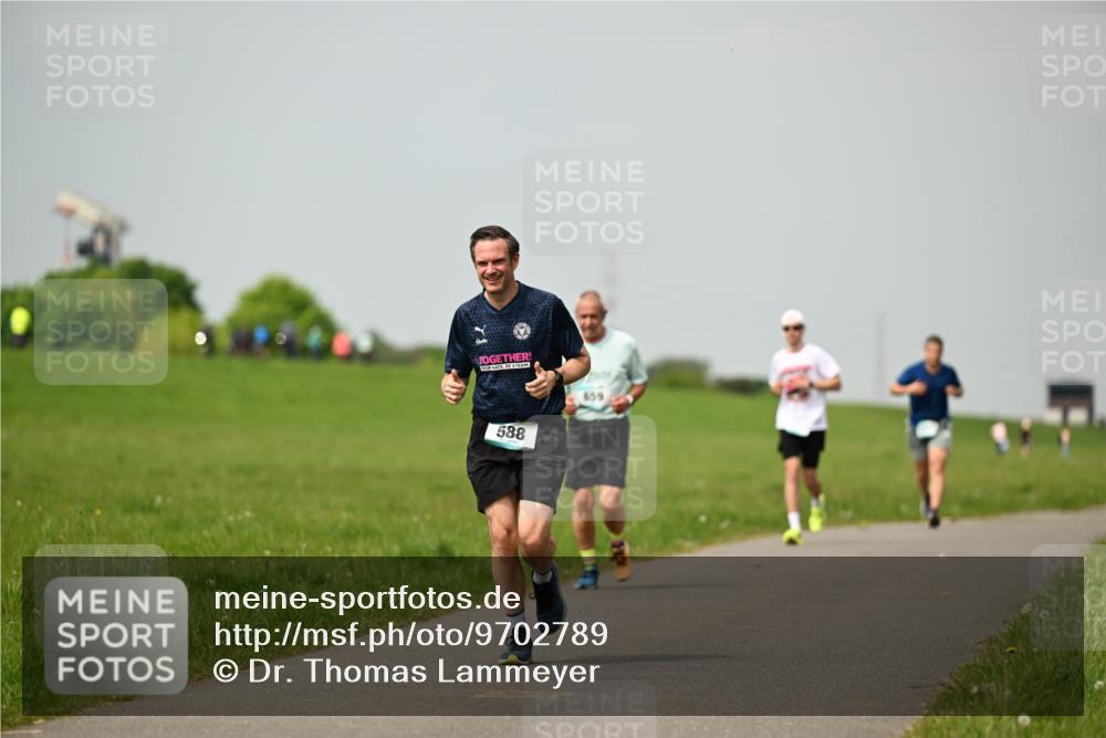10.05.2026 - 8. Wedeler Halbmarathon Dr. Thomas Lammeyer http://msf.ph/oto/9702789 10.05.2026 11:48:42 Laufen 588, 659 meine-sportfotos.de
