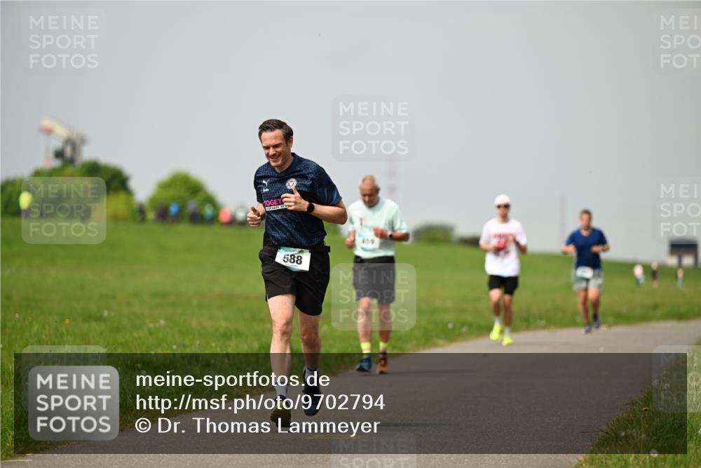 10.05.2026 - 8. Wedeler Halbmarathon Dr. Thomas Lammeyer http://msf.ph/oto/9702794 10.05.2026 11:48:43 Laufen 588, 419 meine-sportfotos.de