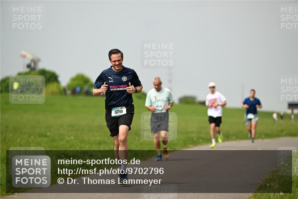 10.05.2026 - 8. Wedeler Halbmarathon Dr. Thomas Lammeyer http://msf.ph/oto/9702796 10.05.2026 11:48:43 Laufen 588 meine-sportfotos.de