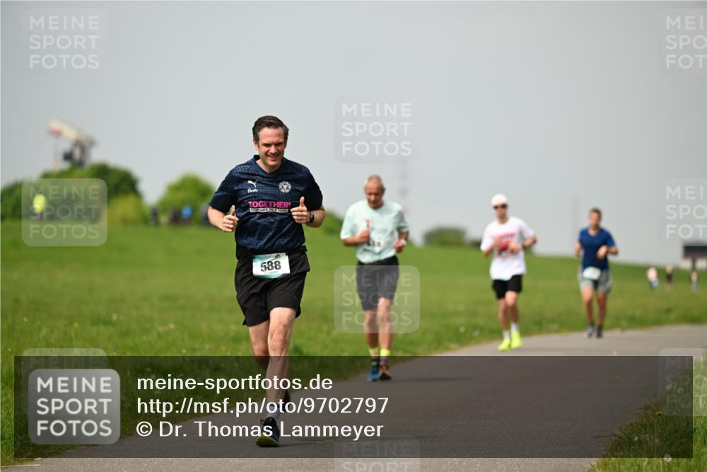 10.05.2026 - 8. Wedeler Halbmarathon Dr. Thomas Lammeyer http://msf.ph/oto/9702797 10.05.2026 11:48:43 Laufen 588 meine-sportfotos.de