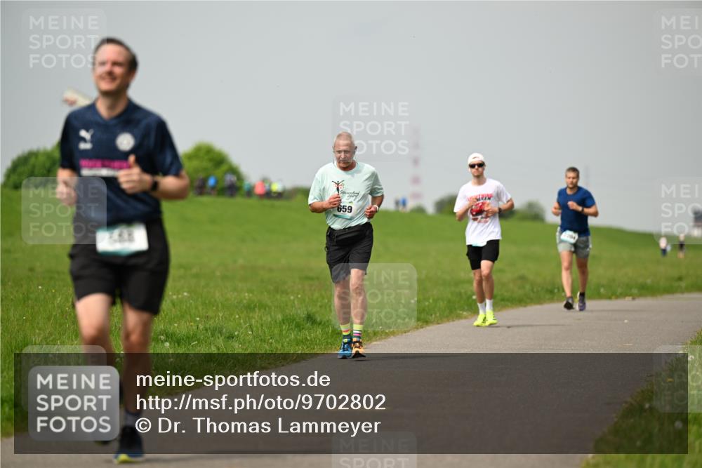 10.05.2026 - 8. Wedeler Halbmarathon Dr. Thomas Lammeyer http://msf.ph/oto/9702802 10.05.2026 11:48:45 Laufen 659 meine-sportfotos.de