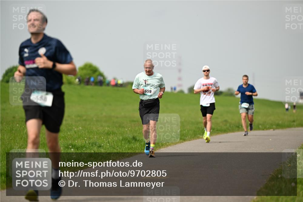 10.05.2026 - 8. Wedeler Halbmarathon Dr. Thomas Lammeyer http://msf.ph/oto/9702805 10.05.2026 11:48:45 Laufen 666, 659 meine-sportfotos.de