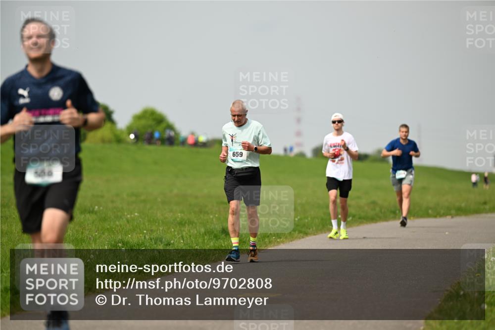 10.05.2026 - 8. Wedeler Halbmarathon Dr. Thomas Lammeyer http://msf.ph/oto/9702808 10.05.2026 11:48:45 Laufen 659 meine-sportfotos.de