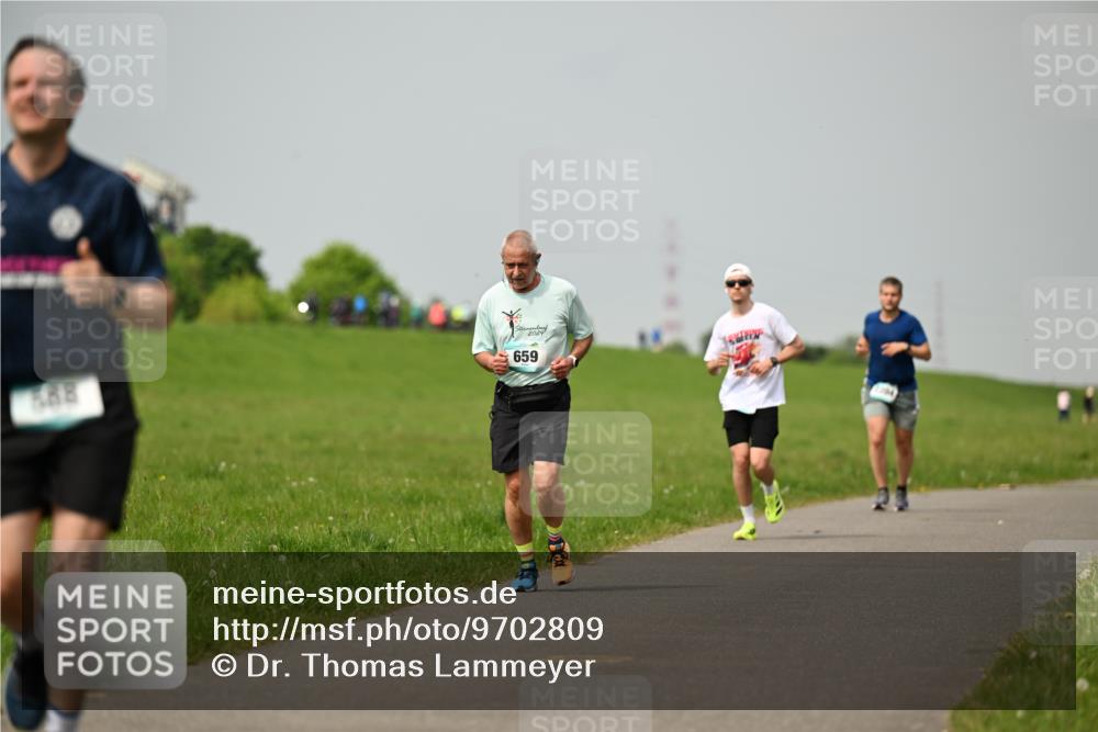 10.05.2026 - 8. Wedeler Halbmarathon Dr. Thomas Lammeyer http://msf.ph/oto/9702809 10.05.2026 11:48:45 Laufen 688, 2024, 659 meine-sportfotos.de