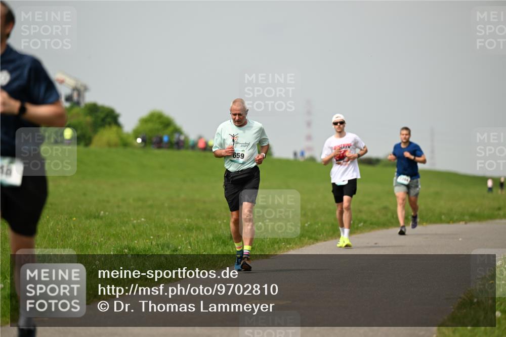10.05.2026 - 8. Wedeler Halbmarathon Dr. Thomas Lammeyer http://msf.ph/oto/9702810 10.05.2026 11:48:46 Laufen 659 meine-sportfotos.de