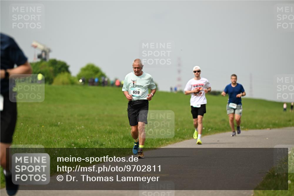 10.05.2026 - 8. Wedeler Halbmarathon Dr. Thomas Lammeyer http://msf.ph/oto/9702811 10.05.2026 11:48:46 Laufen 659 meine-sportfotos.de