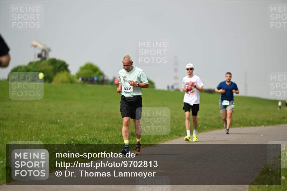 10.05.2026 - 8. Wedeler Halbmarathon Dr. Thomas Lammeyer http://msf.ph/oto/9702813 10.05.2026 11:48:46 Laufen 659 meine-sportfotos.de