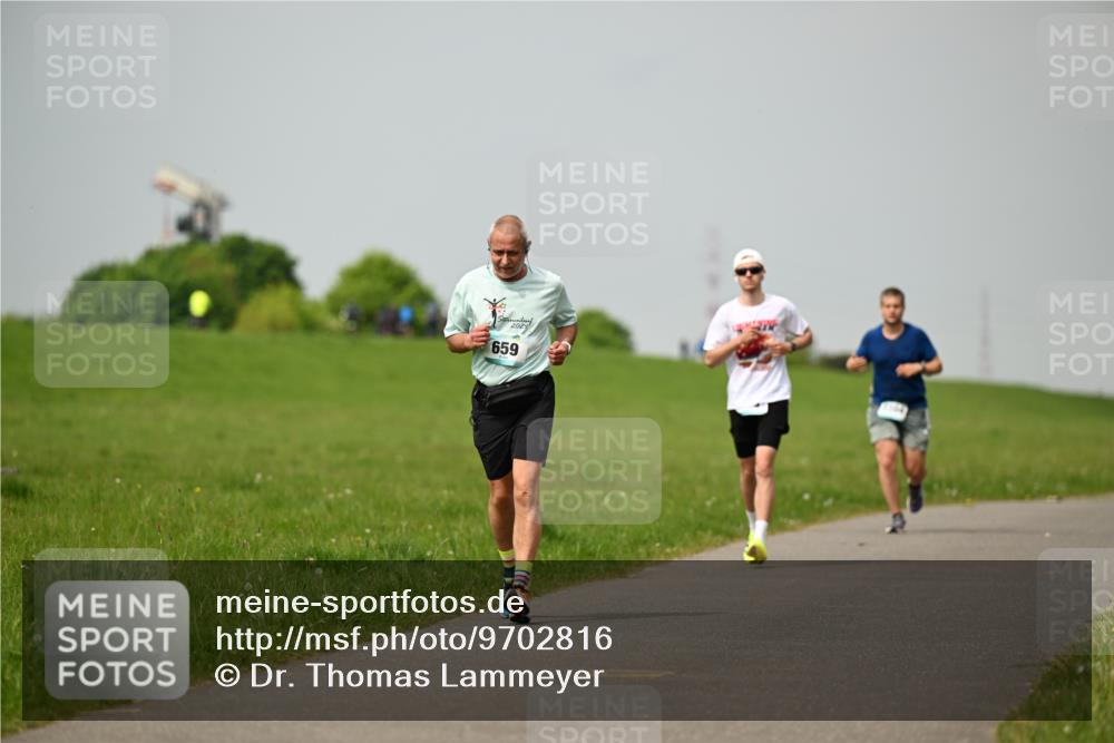 10.05.2026 - 8. Wedeler Halbmarathon Dr. Thomas Lammeyer http://msf.ph/oto/9702816 10.05.2026 11:48:46 Laufen 659 meine-sportfotos.de