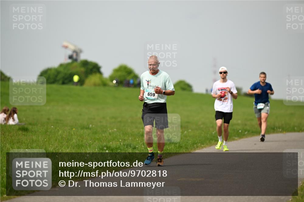 10.05.2026 - 8. Wedeler Halbmarathon Dr. Thomas Lammeyer http://msf.ph/oto/9702818 10.05.2026 11:48:47 Laufen 202, 659 meine-sportfotos.de