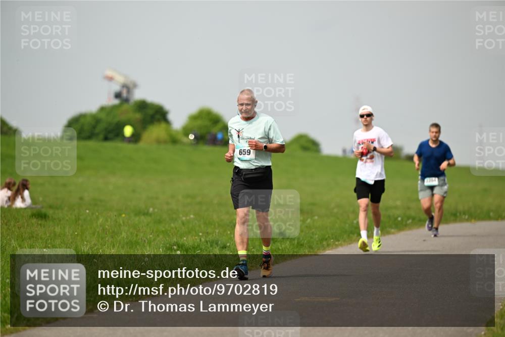 10.05.2026 - 8. Wedeler Halbmarathon Dr. Thomas Lammeyer http://msf.ph/oto/9702819 10.05.2026 11:48:47 Laufen 659 meine-sportfotos.de