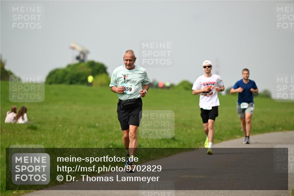 10.05.2026 - 8. Wedeler Halbmarathon Dr. Thomas Lammeyer http://msf.ph/oto/9702829 10.05.2026 11:48:48 Laufen 659, 200 meine-sportfotos.de