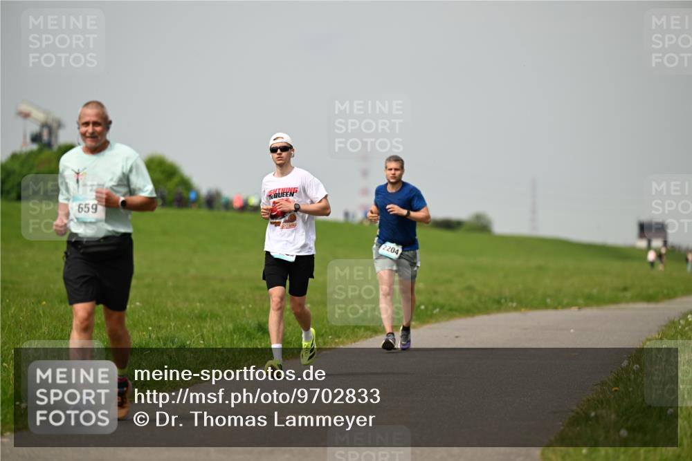10.05.2026 - 8. Wedeler Halbmarathon Dr. Thomas Lammeyer http://msf.ph/oto/9702833 10.05.2026 11:48:49 Laufen 659, 2204 meine-sportfotos.de