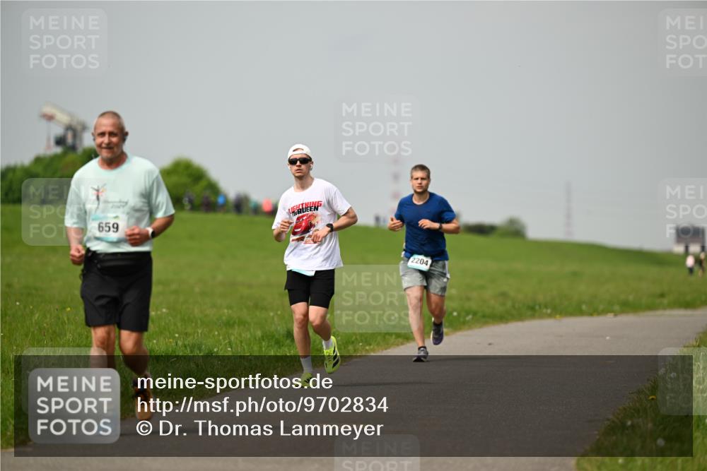 10.05.2026 - 8. Wedeler Halbmarathon Dr. Thomas Lammeyer http://msf.ph/oto/9702834 10.05.2026 11:48:49 Laufen 659, 2204 meine-sportfotos.de