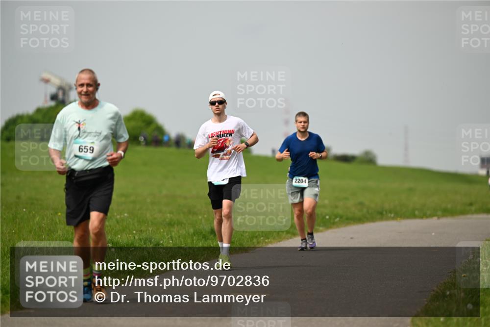10.05.2026 - 8. Wedeler Halbmarathon Dr. Thomas Lammeyer http://msf.ph/oto/9702836 10.05.2026 11:48:49 Laufen 659, 2204 meine-sportfotos.de