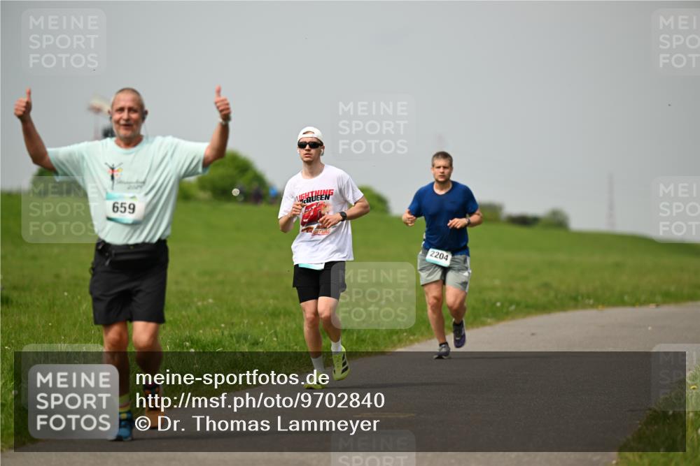 10.05.2026 - 8. Wedeler Halbmarathon Dr. Thomas Lammeyer http://msf.ph/oto/9702840 10.05.2026 11:48:50 Laufen 659, 2204 meine-sportfotos.de