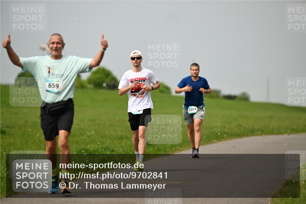 10.05.2026 - 8. Wedeler Halbmarathon Dr. Thomas Lammeyer http://msf.ph/oto/9702841 10.05.2026 11:48:50 Laufen 659, 2204 meine-sportfotos.de