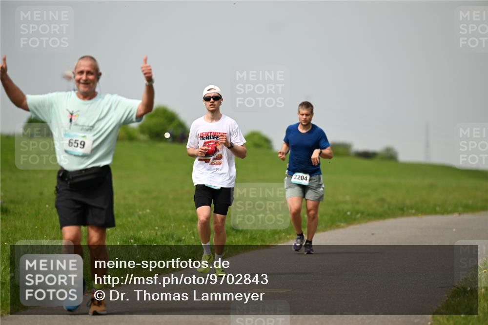 10.05.2026 - 8. Wedeler Halbmarathon Dr. Thomas Lammeyer http://msf.ph/oto/9702843 10.05.2026 11:48:50 Laufen 659, 2204 meine-sportfotos.de