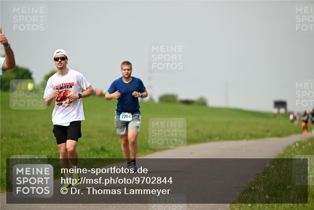 10.05.2026 - 8. Wedeler Halbmarathon Dr. Thomas Lammeyer http://msf.ph/oto/9702844 10.05.2026 11:48:52 Laufen 2204 meine-sportfotos.de