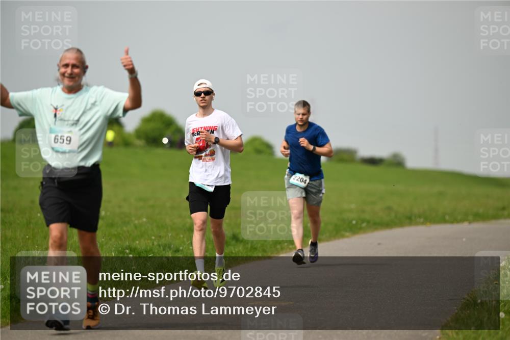 10.05.2026 - 8. Wedeler Halbmarathon Dr. Thomas Lammeyer http://msf.ph/oto/9702845 10.05.2026 11:48:51 Laufen 659, 2204 meine-sportfotos.de