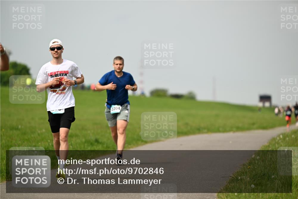 10.05.2026 - 8. Wedeler Halbmarathon Dr. Thomas Lammeyer http://msf.ph/oto/9702846 10.05.2026 11:48:52 Laufen 2204 meine-sportfotos.de