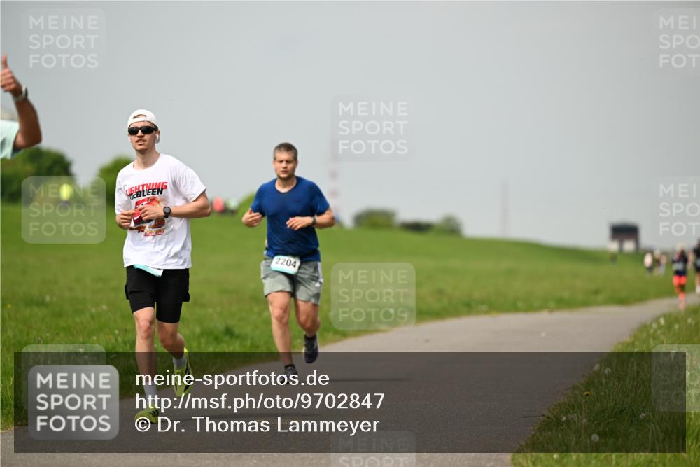 10.05.2026 - 8. Wedeler Halbmarathon Dr. Thomas Lammeyer http://msf.ph/oto/9702847 10.05.2026 11:48:51 Laufen 2204 meine-sportfotos.de