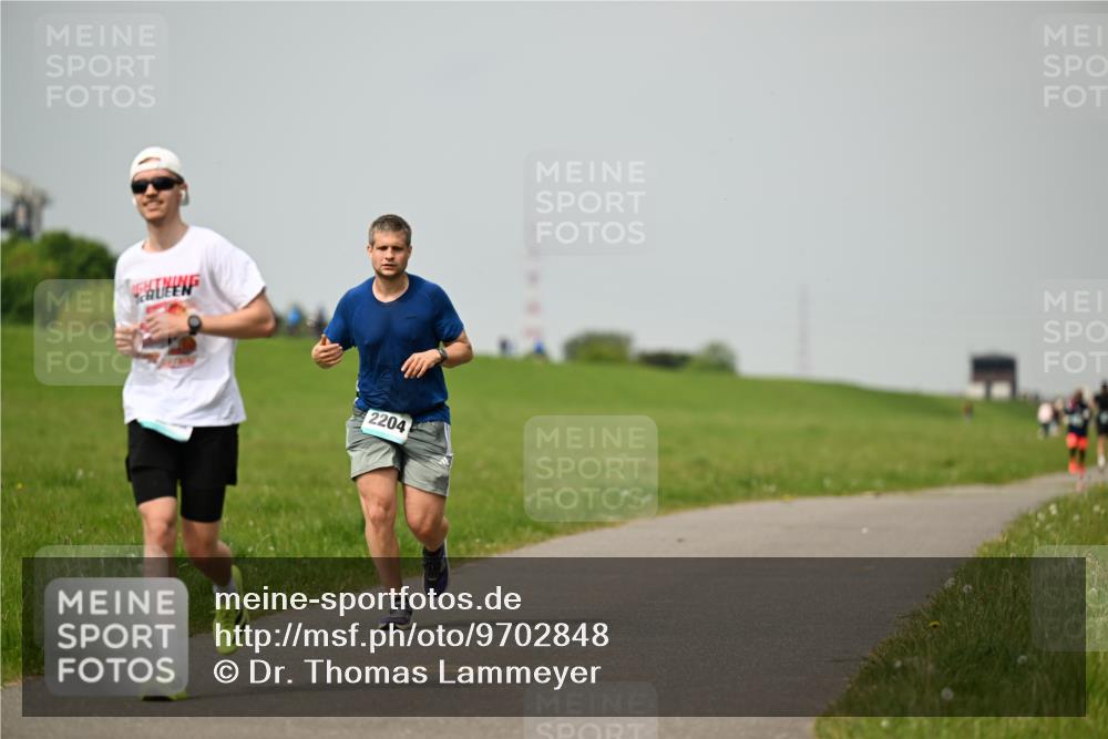 10.05.2026 - 8. Wedeler Halbmarathon Dr. Thomas Lammeyer http://msf.ph/oto/9702848 10.05.2026 11:48:52 Laufen 2204 meine-sportfotos.de