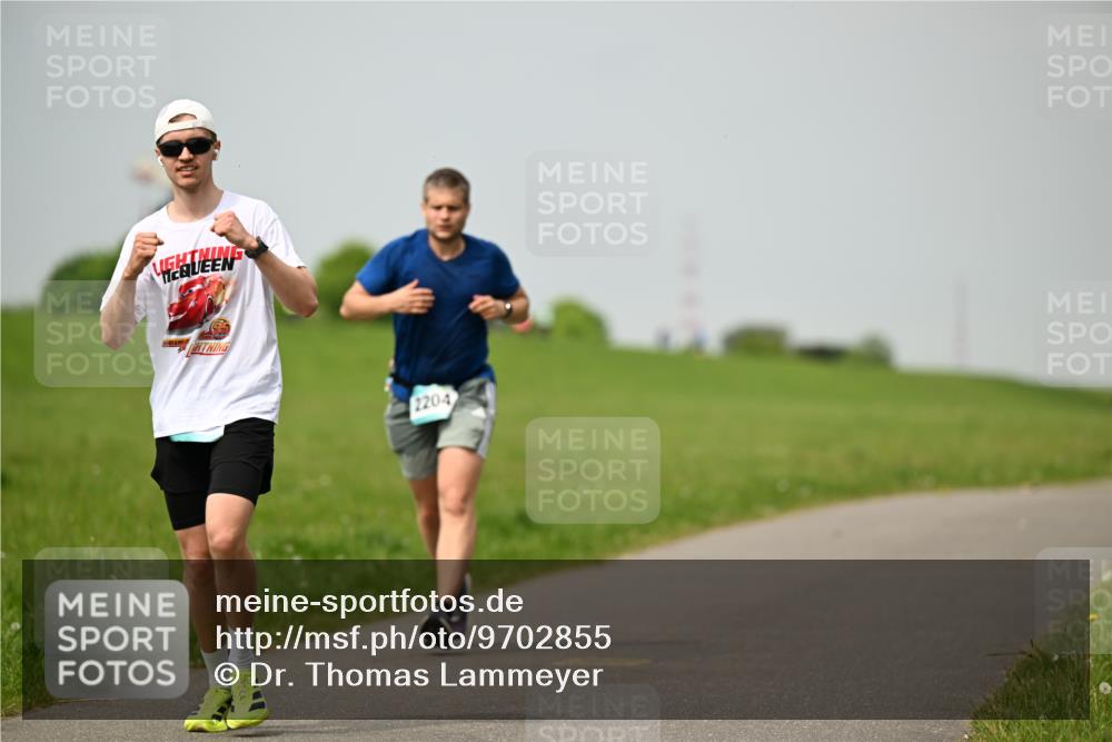 10.05.2026 - 8. Wedeler Halbmarathon Dr. Thomas Lammeyer http://msf.ph/oto/9702855 10.05.2026 11:48:53 Laufen 2204 meine-sportfotos.de