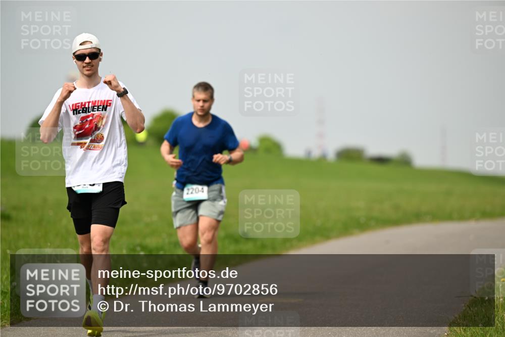 10.05.2026 - 8. Wedeler Halbmarathon Dr. Thomas Lammeyer http://msf.ph/oto/9702856 10.05.2026 11:48:53 Laufen 2204 meine-sportfotos.de