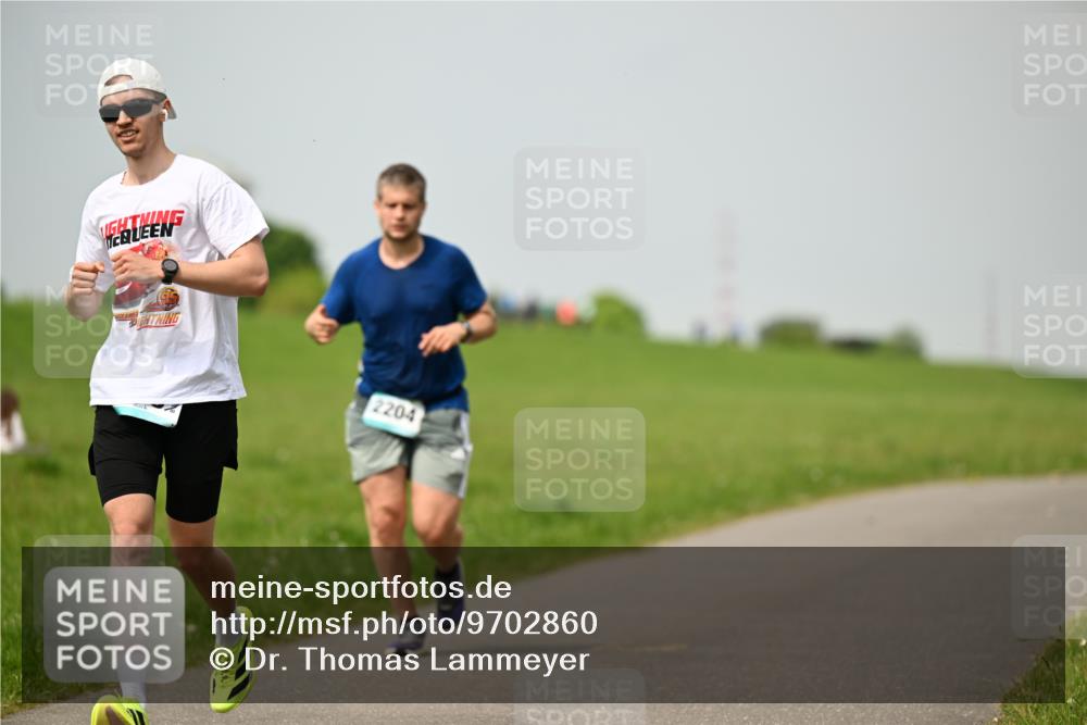 10.05.2026 - 8. Wedeler Halbmarathon Dr. Thomas Lammeyer http://msf.ph/oto/9702860 10.05.2026 11:48:54 Laufen 2204 meine-sportfotos.de