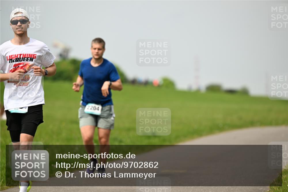 10.05.2026 - 8. Wedeler Halbmarathon Dr. Thomas Lammeyer http://msf.ph/oto/9702862 10.05.2026 11:48:54 Laufen 2204 meine-sportfotos.de