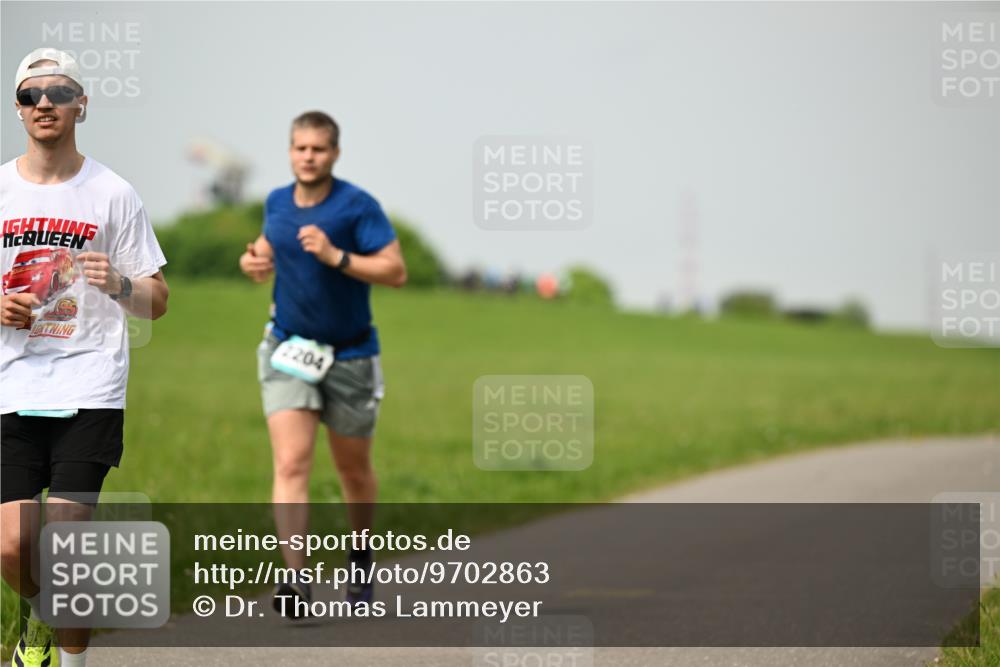 10.05.2026 - 8. Wedeler Halbmarathon Dr. Thomas Lammeyer http://msf.ph/oto/9702863 10.05.2026 11:48:54 Laufen 2204 meine-sportfotos.de