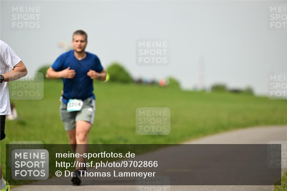 10.05.2026 - 8. Wedeler Halbmarathon Dr. Thomas Lammeyer http://msf.ph/oto/9702866 10.05.2026 11:48:55 Laufen  meine-sportfotos.de
