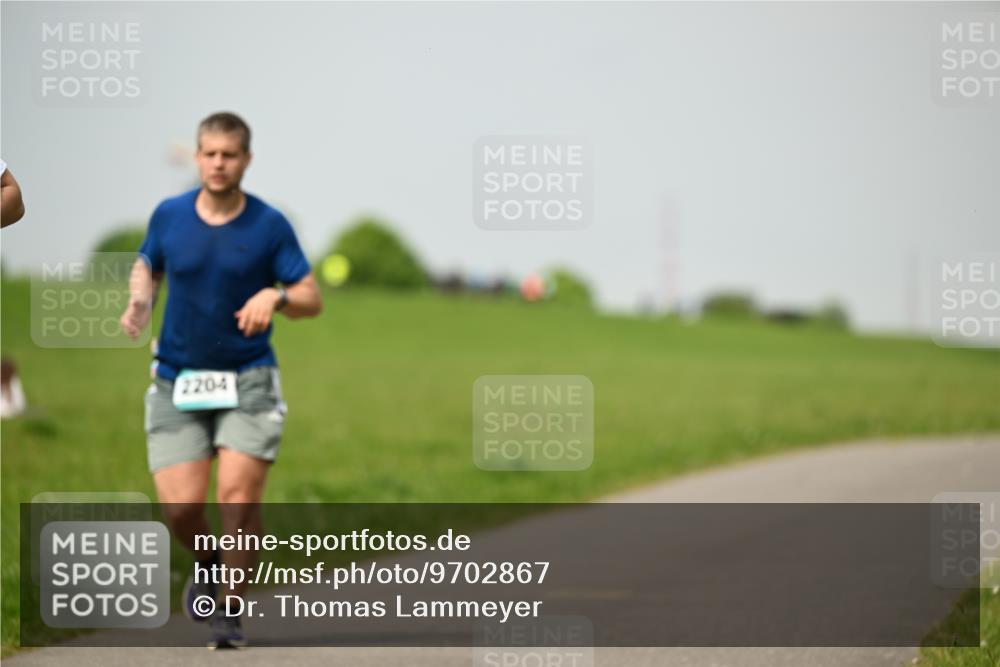 10.05.2026 - 8. Wedeler Halbmarathon Dr. Thomas Lammeyer http://msf.ph/oto/9702867 10.05.2026 11:48:55 Laufen 2204 meine-sportfotos.de