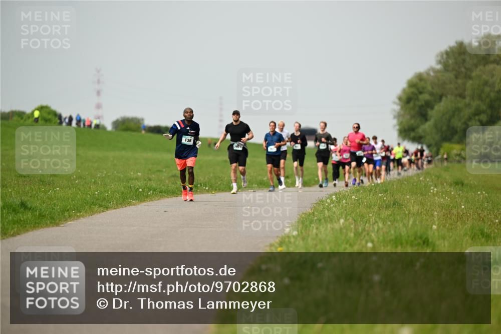 10.05.2026 - 8. Wedeler Halbmarathon Dr. Thomas Lammeyer http://msf.ph/oto/9702868 10.05.2026 11:49:14 Laufen 136 meine-sportfotos.de