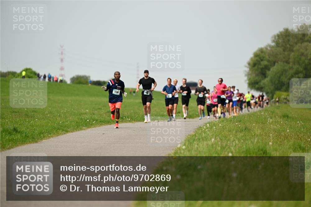 10.05.2026 - 8. Wedeler Halbmarathon Dr. Thomas Lammeyer http://msf.ph/oto/9702869 10.05.2026 11:49:14 Laufen 136 meine-sportfotos.de