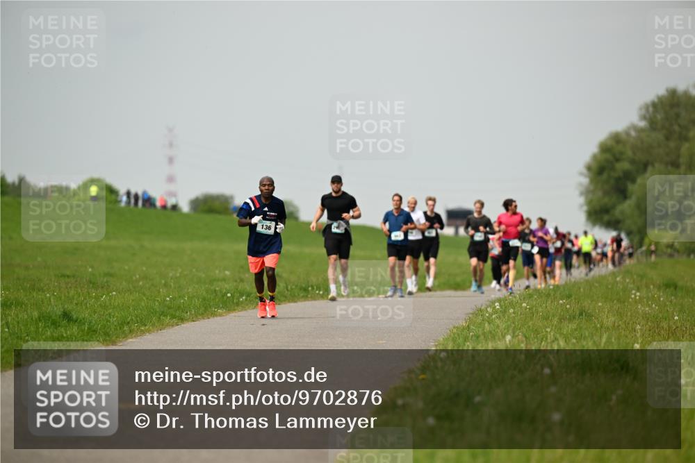 10.05.2026 - 8. Wedeler Halbmarathon Dr. Thomas Lammeyer http://msf.ph/oto/9702876 10.05.2026 11:49:16 Laufen 136 meine-sportfotos.de
