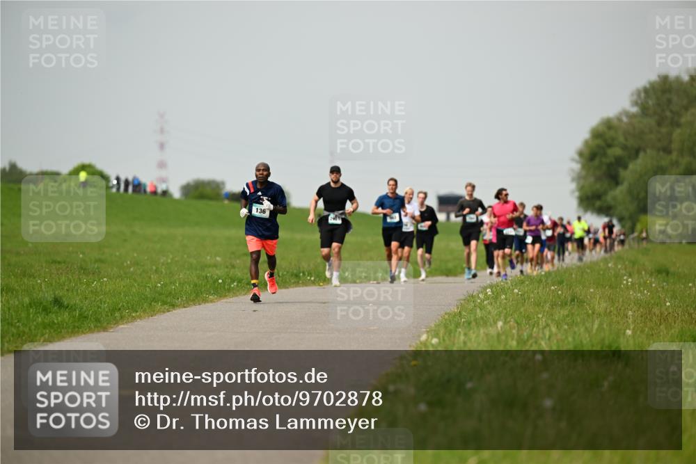 10.05.2026 - 8. Wedeler Halbmarathon Dr. Thomas Lammeyer http://msf.ph/oto/9702878 10.05.2026 11:49:15 Laufen 136 meine-sportfotos.de
