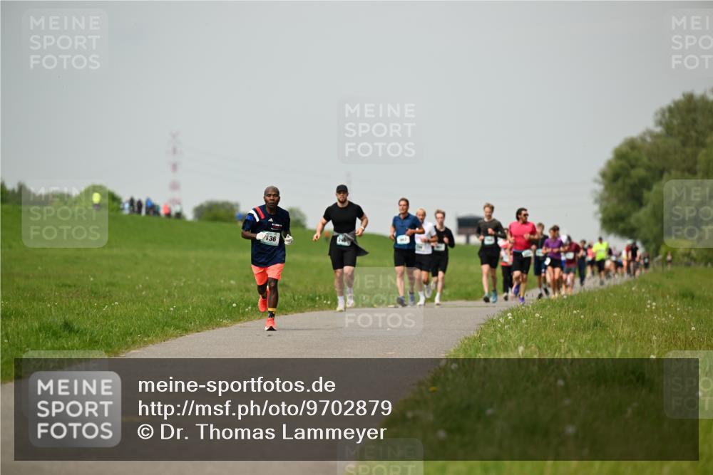 10.05.2026 - 8. Wedeler Halbmarathon Dr. Thomas Lammeyer http://msf.ph/oto/9702879 10.05.2026 11:49:16 Laufen  meine-sportfotos.de