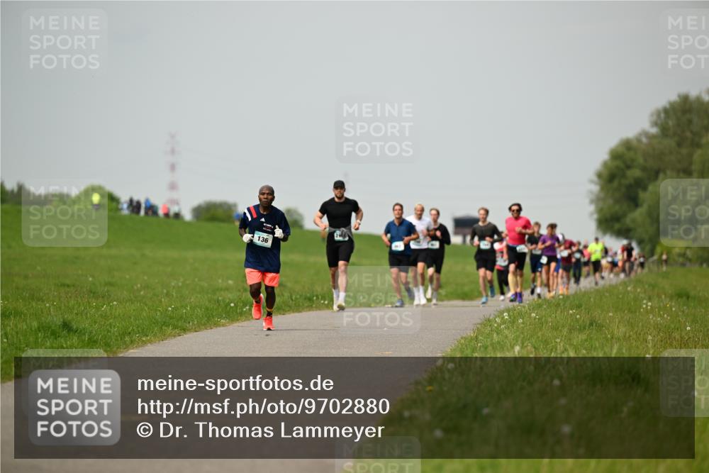 10.05.2026 - 8. Wedeler Halbmarathon Dr. Thomas Lammeyer http://msf.ph/oto/9702880 10.05.2026 11:49:16 Laufen 136 meine-sportfotos.de