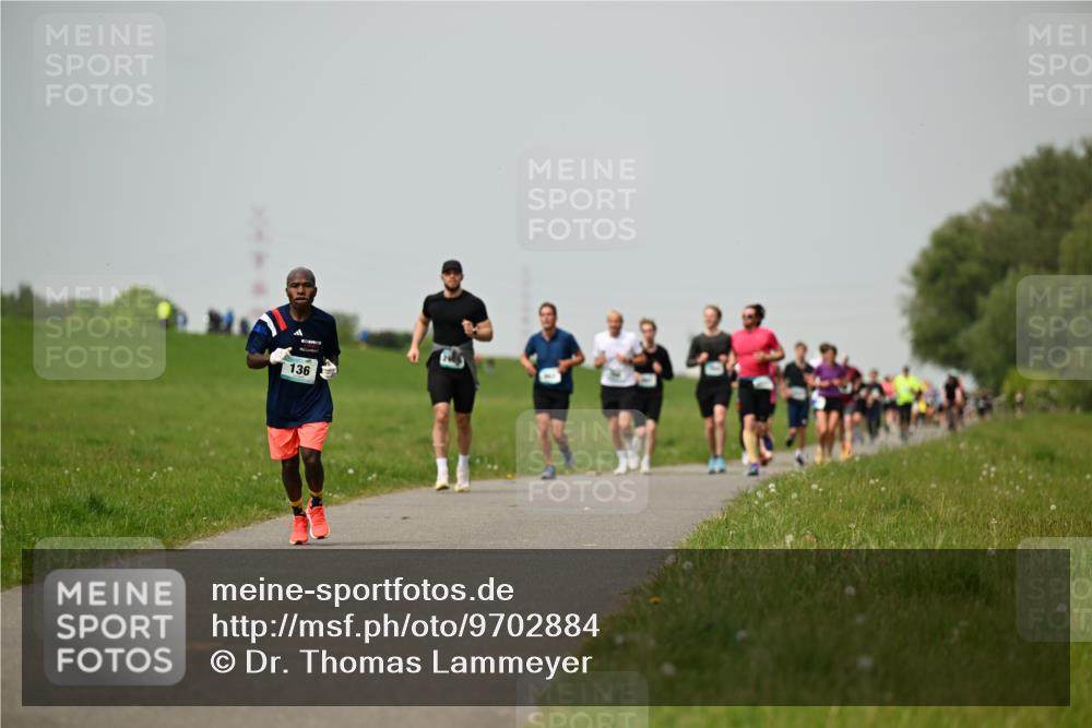 10.05.2026 - 8. Wedeler Halbmarathon Dr. Thomas Lammeyer http://msf.ph/oto/9702884 10.05.2026 11:49:18 Laufen 136 meine-sportfotos.de