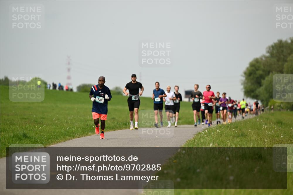 10.05.2026 - 8. Wedeler Halbmarathon Dr. Thomas Lammeyer http://msf.ph/oto/9702885 10.05.2026 11:49:17 Laufen 136 meine-sportfotos.de