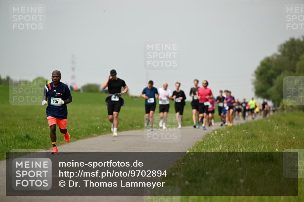 10.05.2026 - 8. Wedeler Halbmarathon Dr. Thomas Lammeyer http://msf.ph/oto/9702894 10.05.2026 11:49:20 Laufen  meine-sportfotos.de